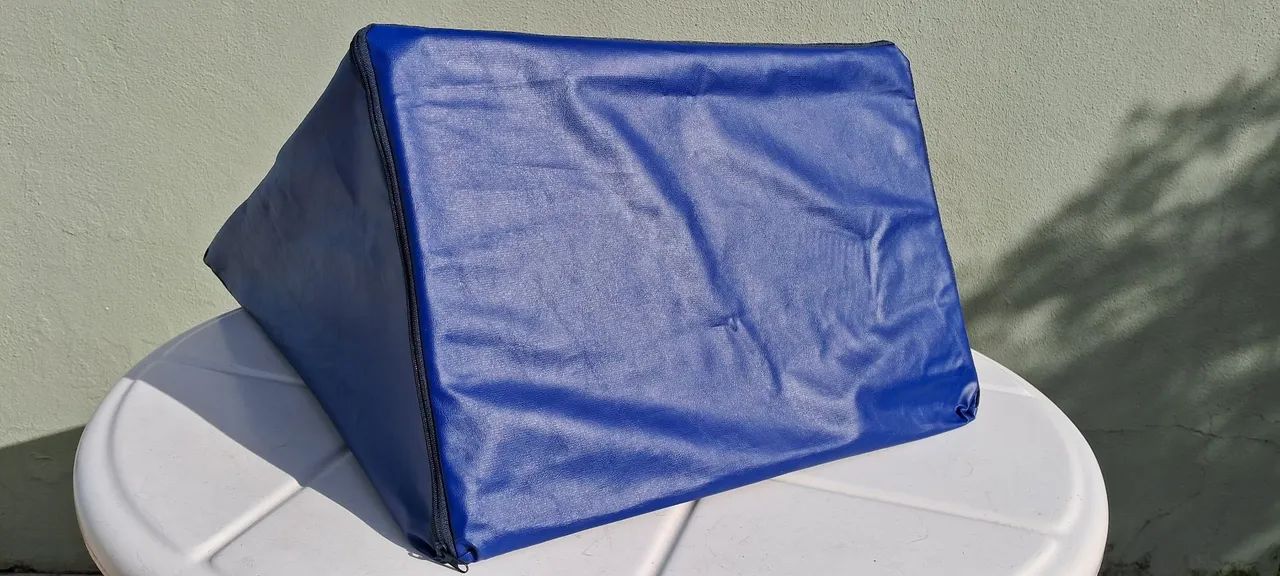 Encosto ortopédico triangular com capa removível - Foto 4