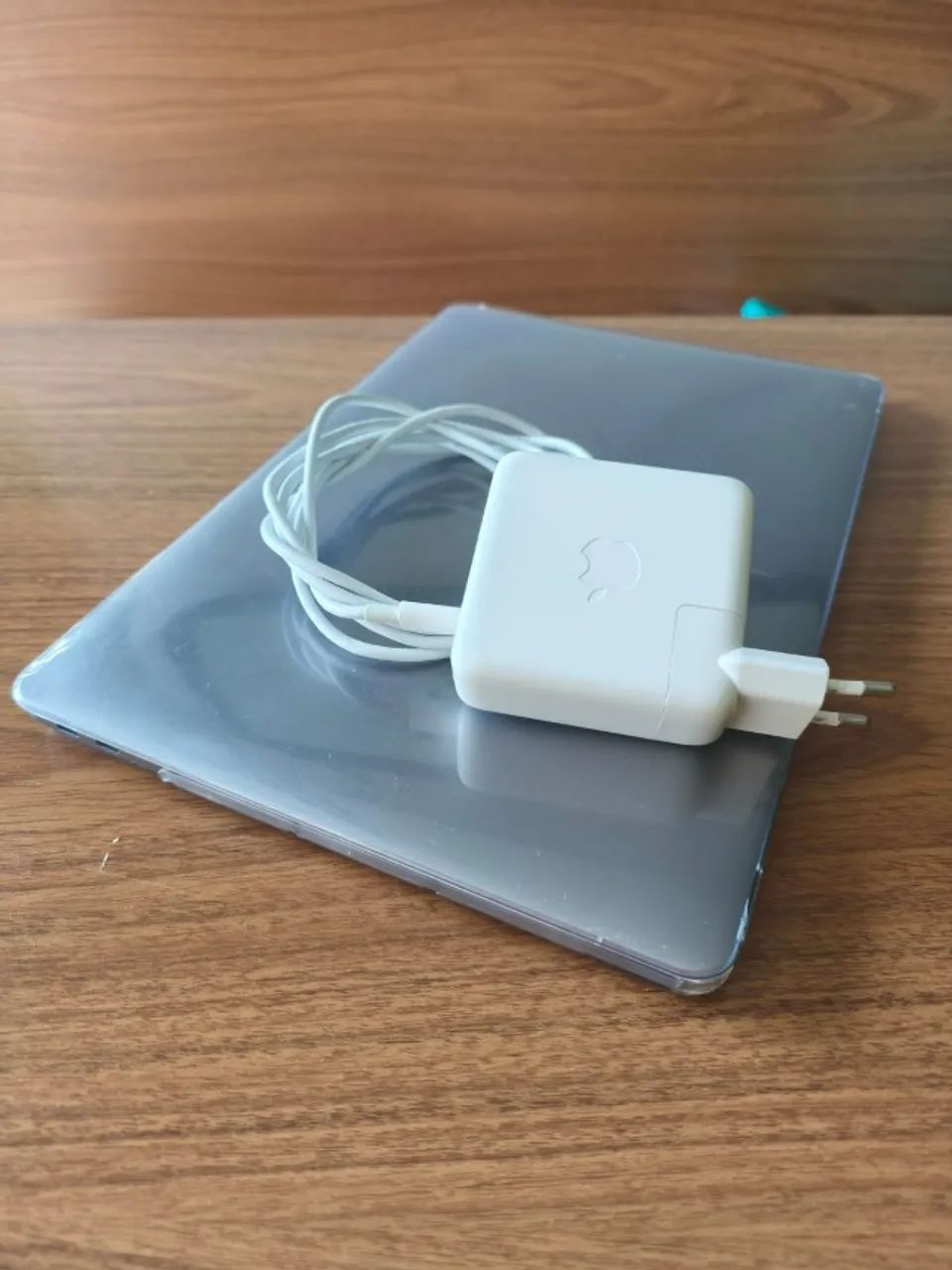 MacBook Pro 14 Retina 2017 - Intel Core i5 - 8GB RAM  - Foto 2