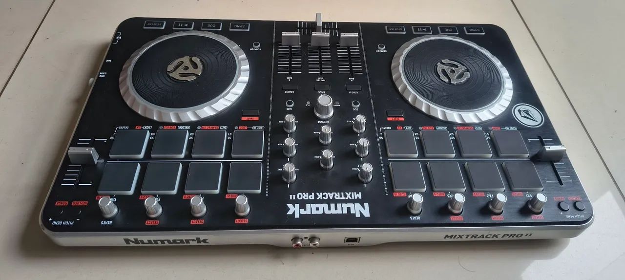 Vendo Controladora Numark Mixtraik Pro II - Foto 4