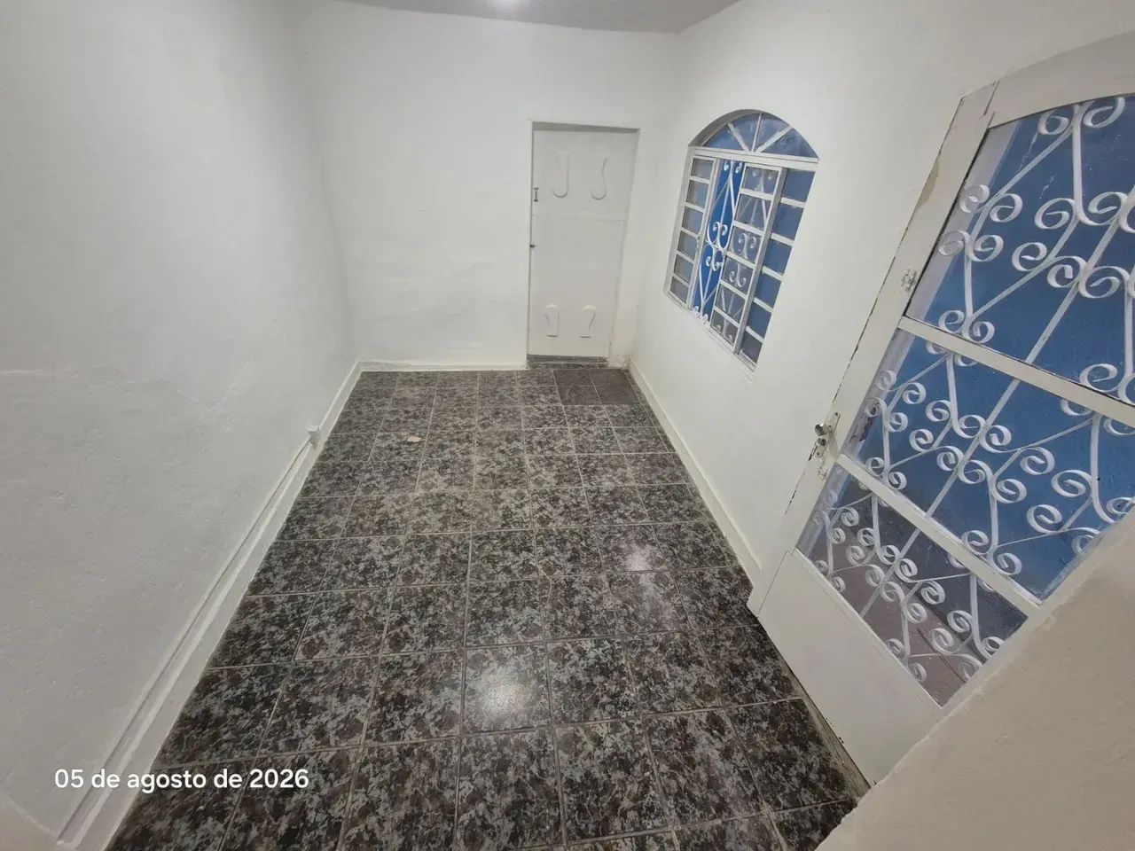 Casa 2 Dorm de fundos Metro Saude - Foto 2