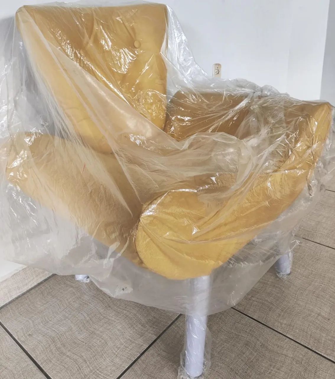 Poltronas confortável amarela - Foto 2