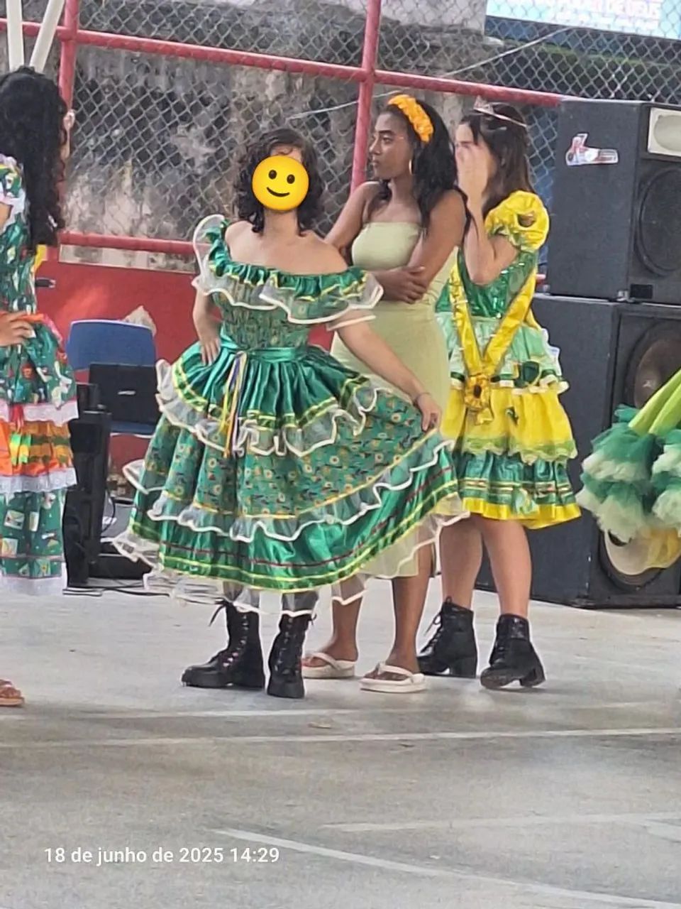 Vestido junino verde e amarelo 