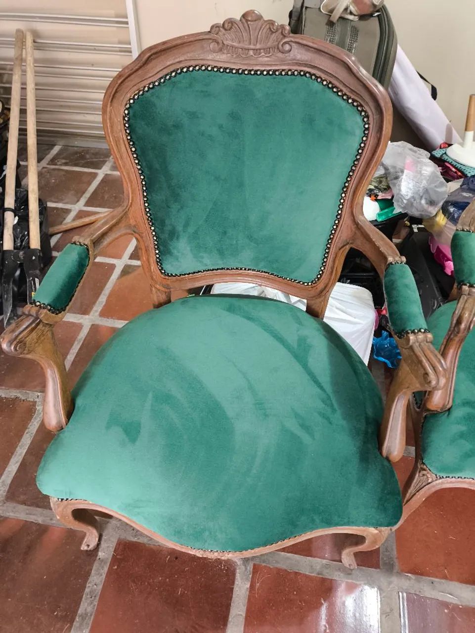 2 Poltronas e 1 Sofá antigos totalmente reformandos e renovados  - Foto 2