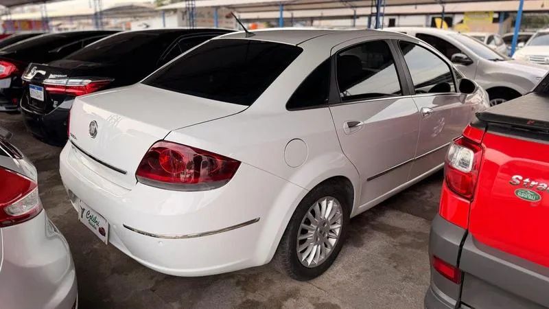 Fiat Linea Essence 1.8 Flex 16V 4P 2012 - Foto 4