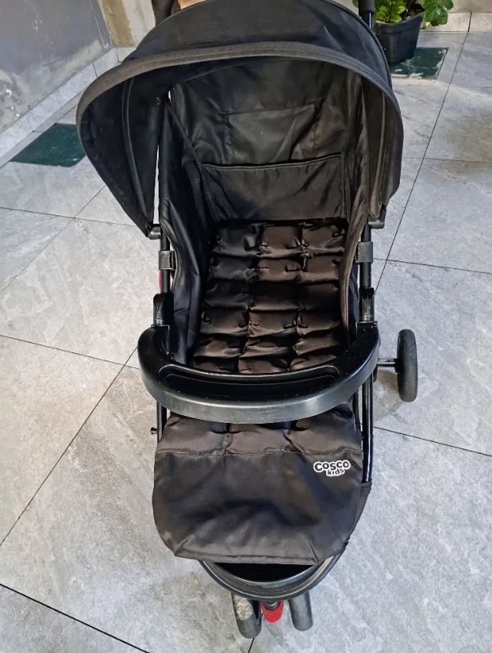 Carrinho de bebê Cosco 3 rodas 