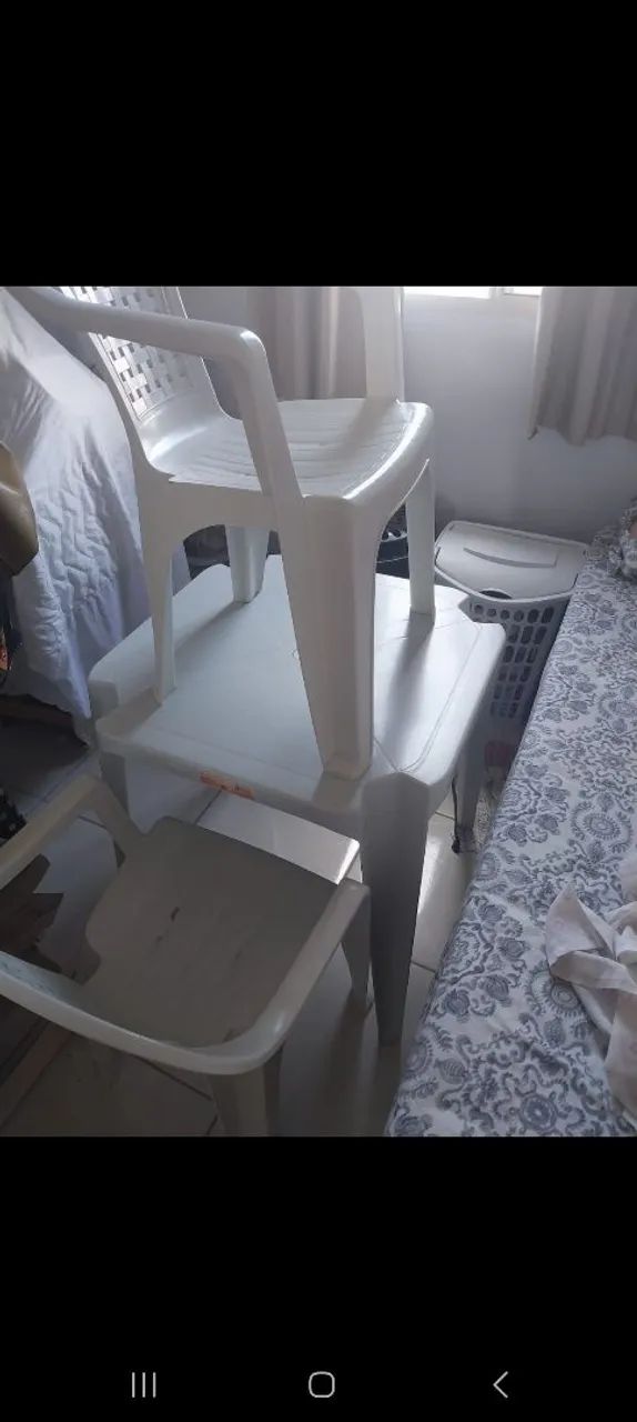 Mesa de plastico com duas cadeiras - Foto 3