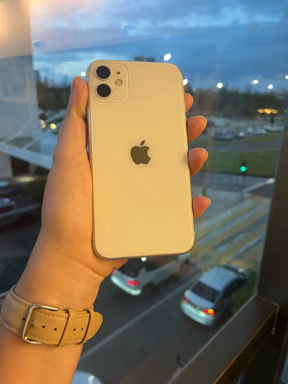 IPHONE 11, 64GB, BRANCO, COM MSG DE TELA E S/ FACE ID