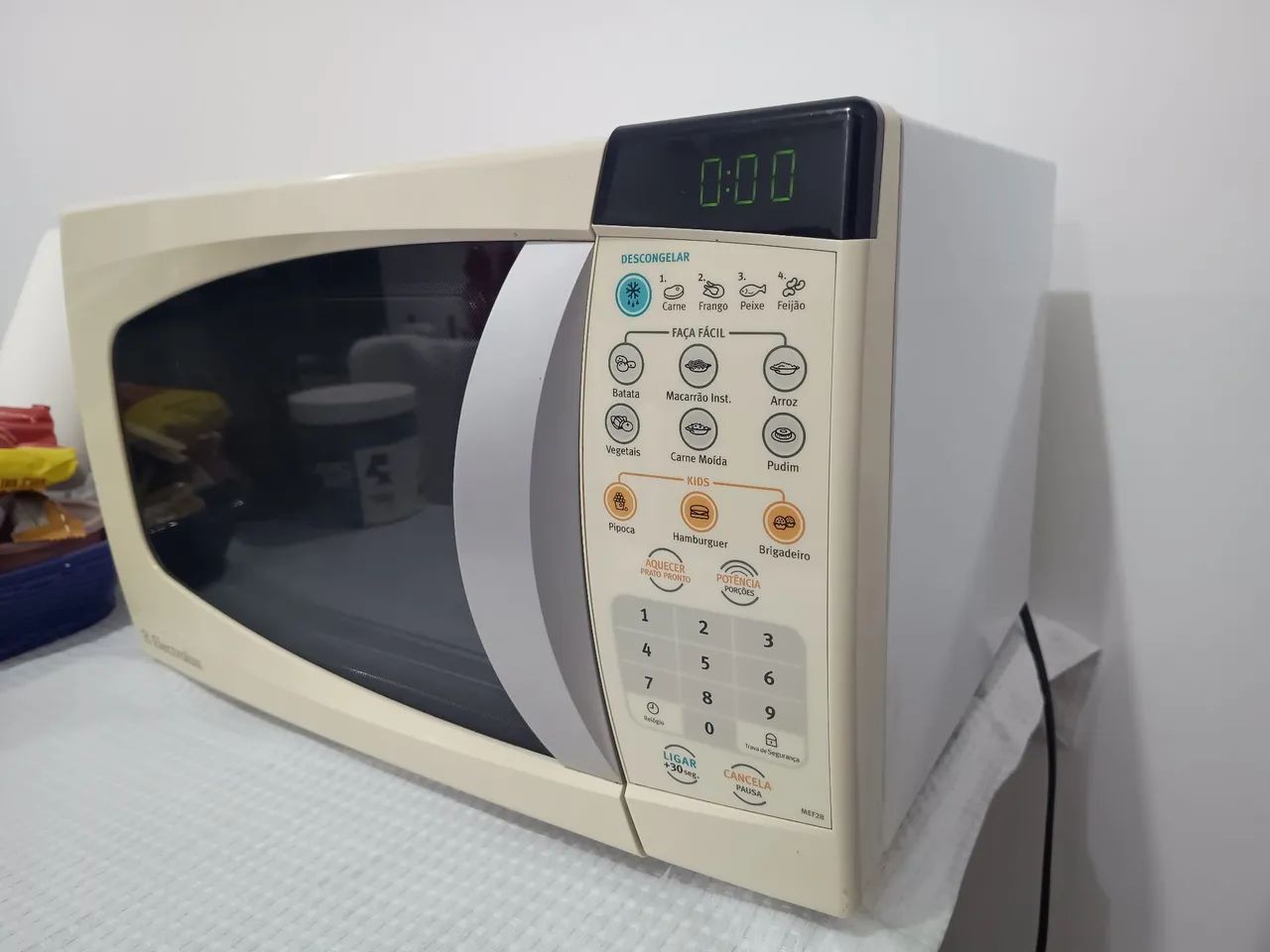 Microondas Eletrolux 18L 127V - Foto 3