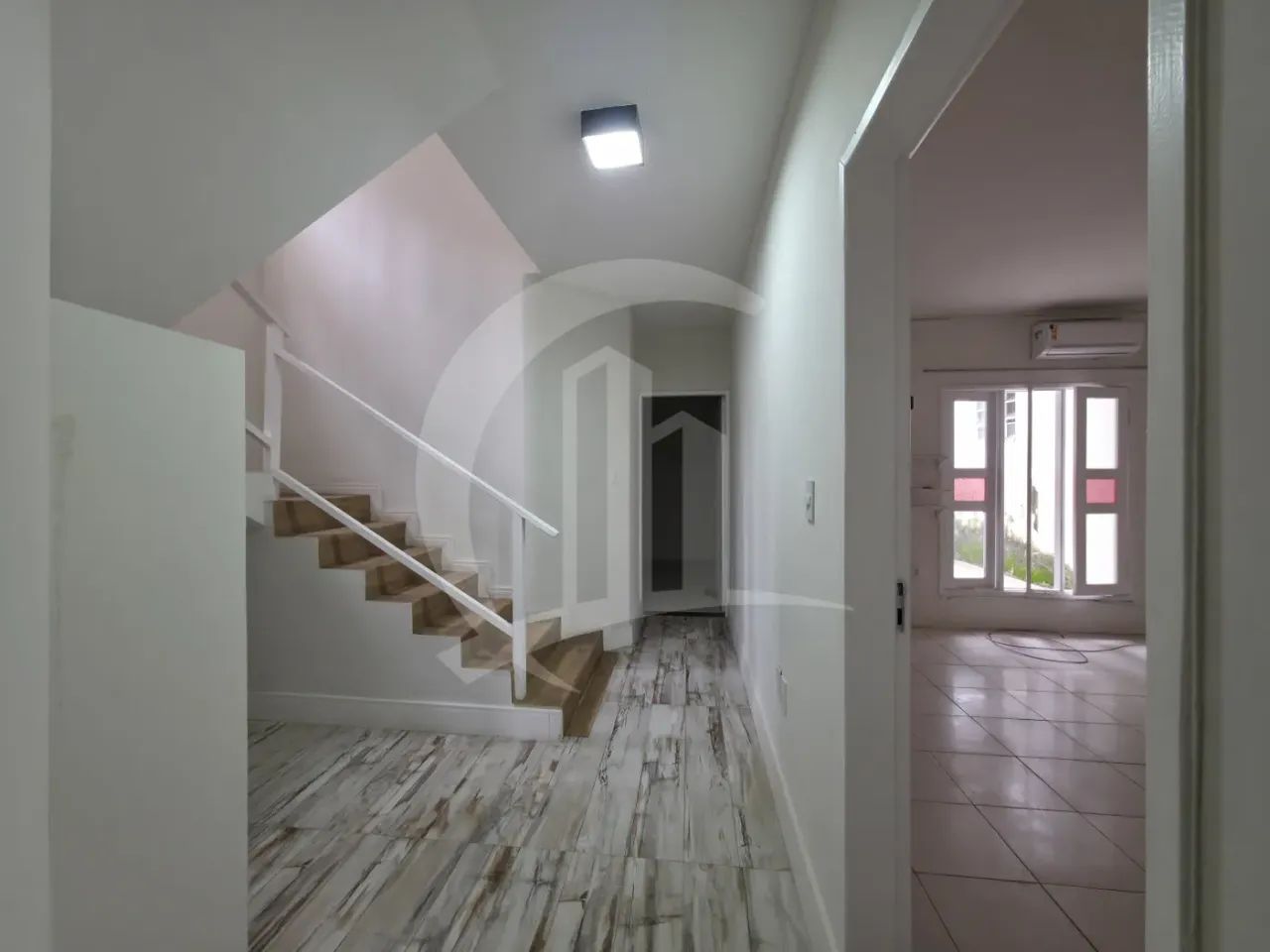 Casa com 420 m², cinco suítes e área de lazer completa na Farolândia - Foto 5
