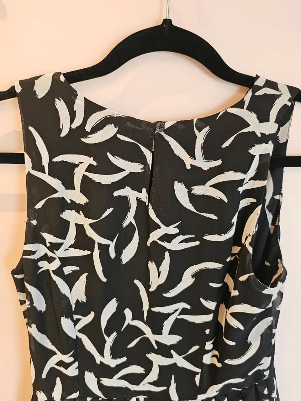 Vestido GAP preto e branco - pouco uso  - Foto 5
