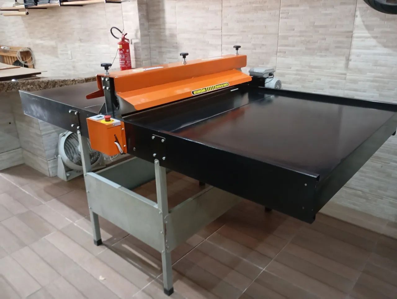 Máquina de corte e vinco automática1,20 MTS de boca, mais facas. - Foto 3