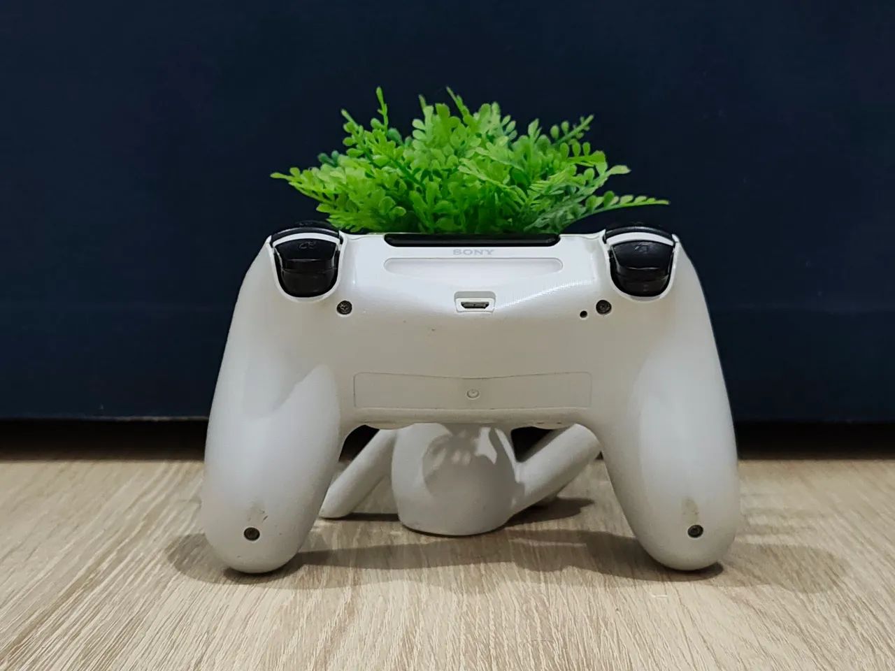 Controle PS4 Branco Original - Funcionando com detalhe - Foto 2