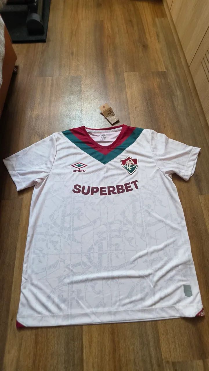 Camisa do Fluminense GG na etiqueta