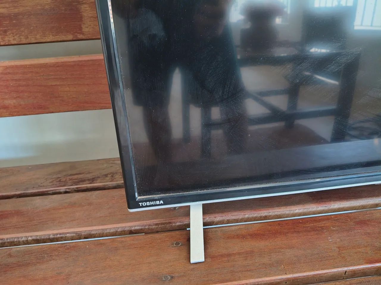 Tv Toshiba 32 polegadas com defeito, imagem não aparece o som está normal  - Foto 3