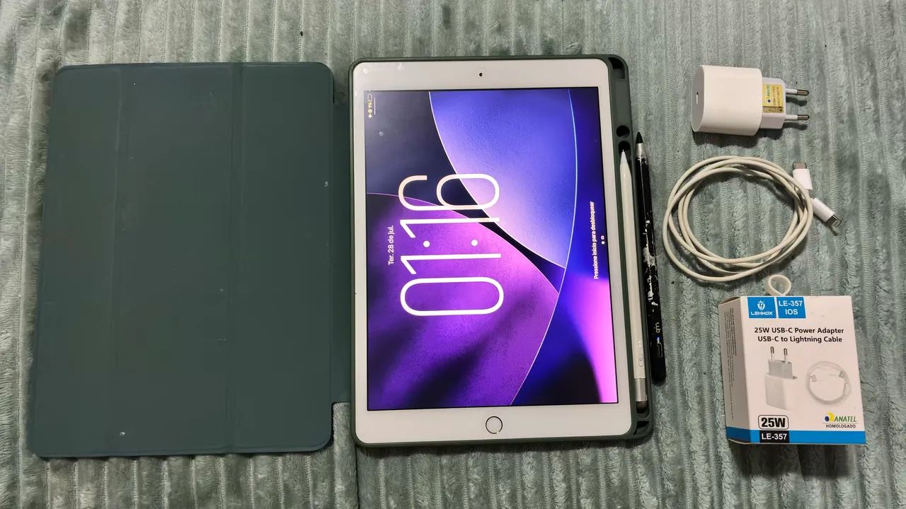 iPad 8ª geração, 32GB, Wi-Fi, dourado