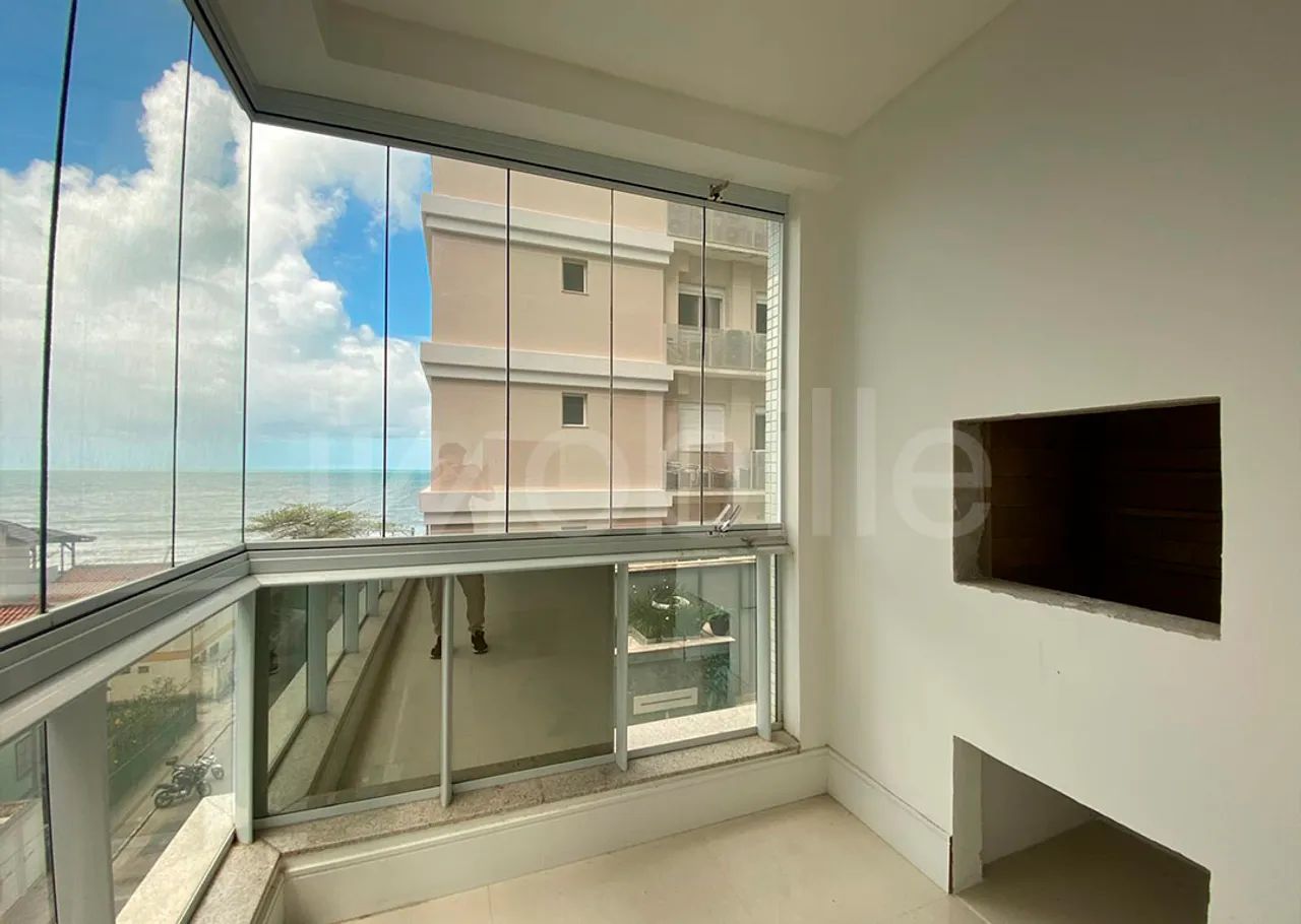 Apartamento no Edifício Cambirela Residence em Itapema. - Foto 2