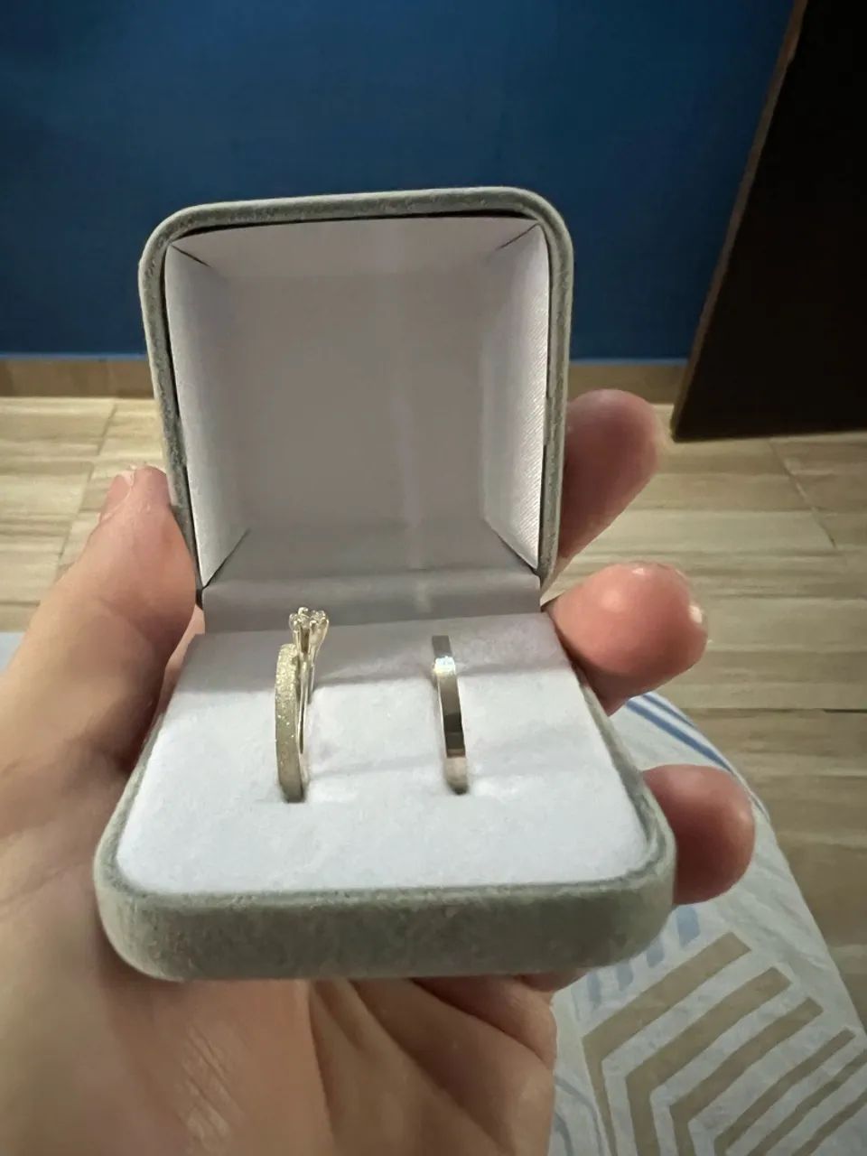 Par de aliança com solitário 