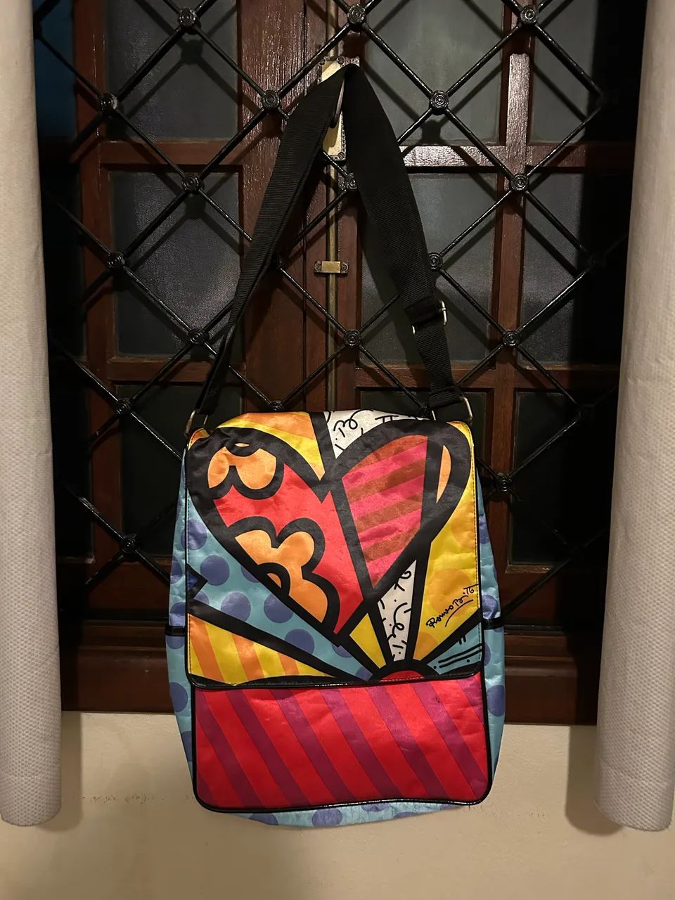 Bolsa Carteiro Romero Britto - Foto 2