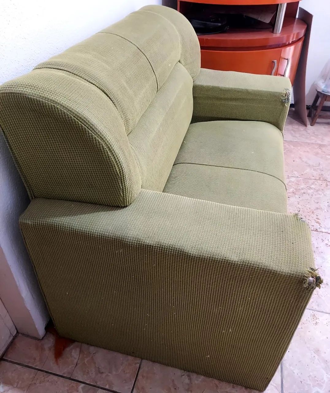 Sofá de 2 lugares conservado. - Foto 2