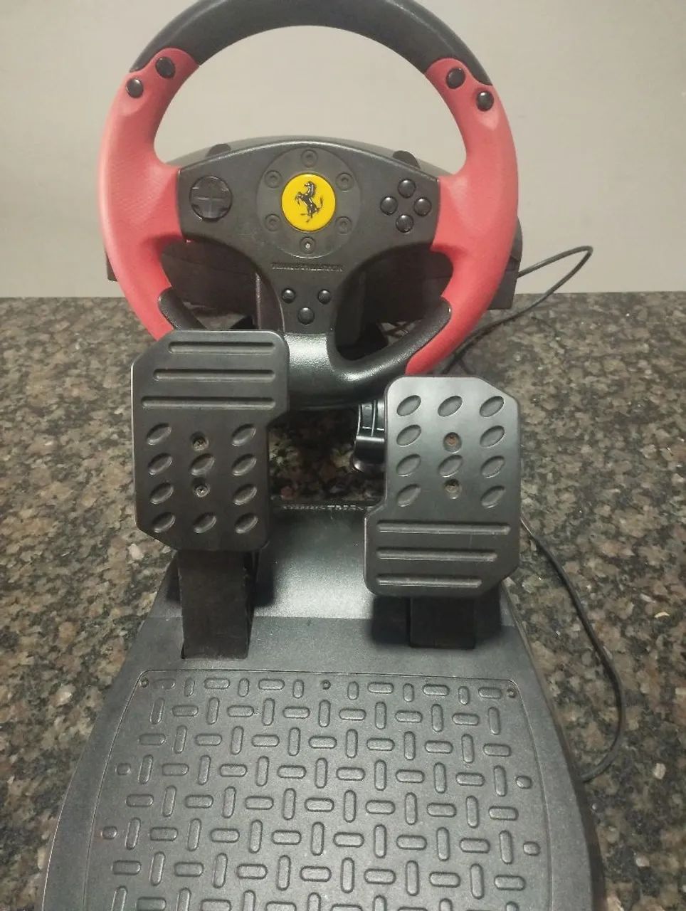 Volante pra PC ou ps3 dá thrustmaster Ferrari 