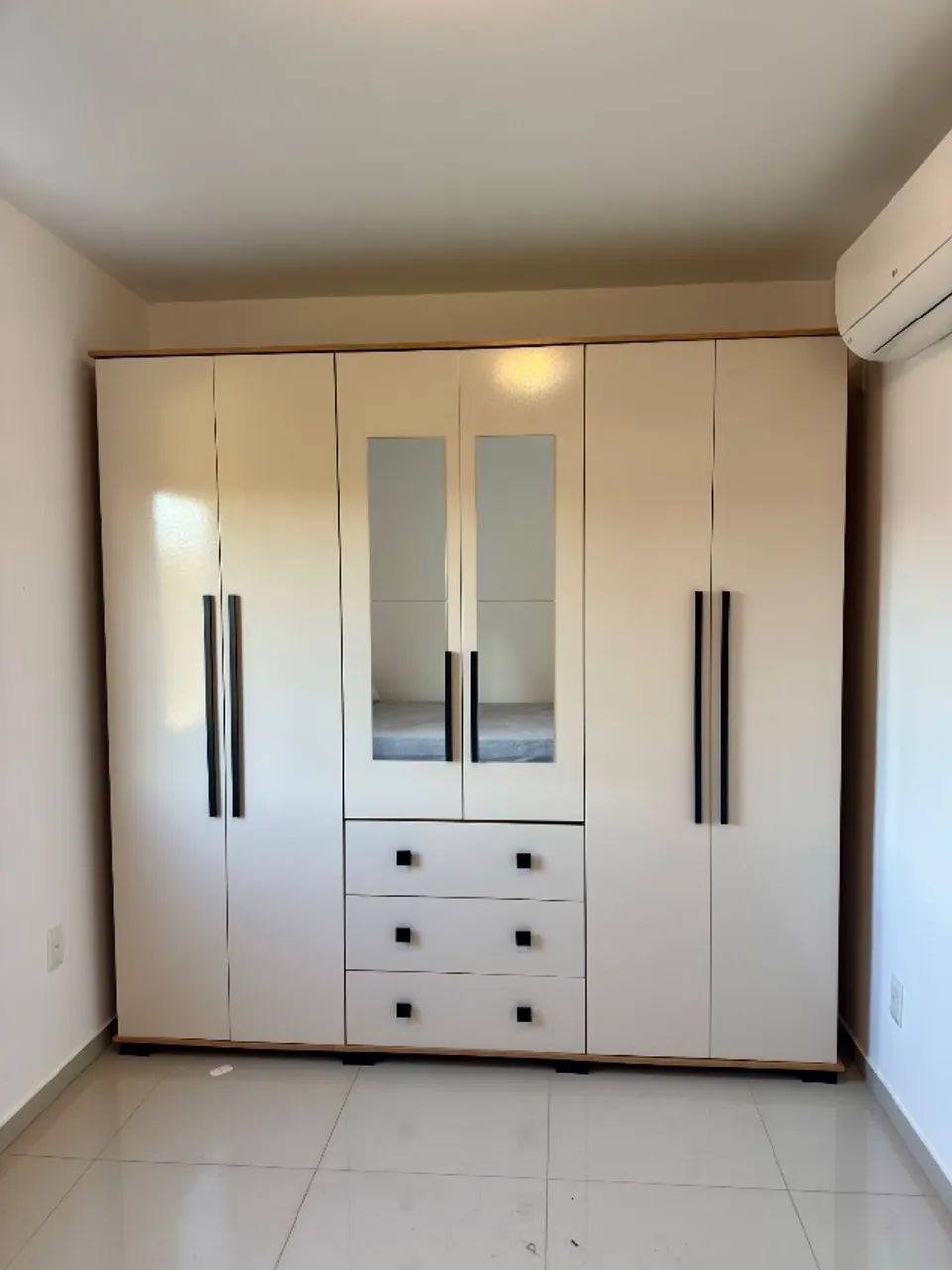 Cama de casal com guarda-roupa  - Foto 2
