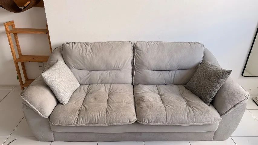 Sofá cinza usado 2 lugares grande - Foto 3