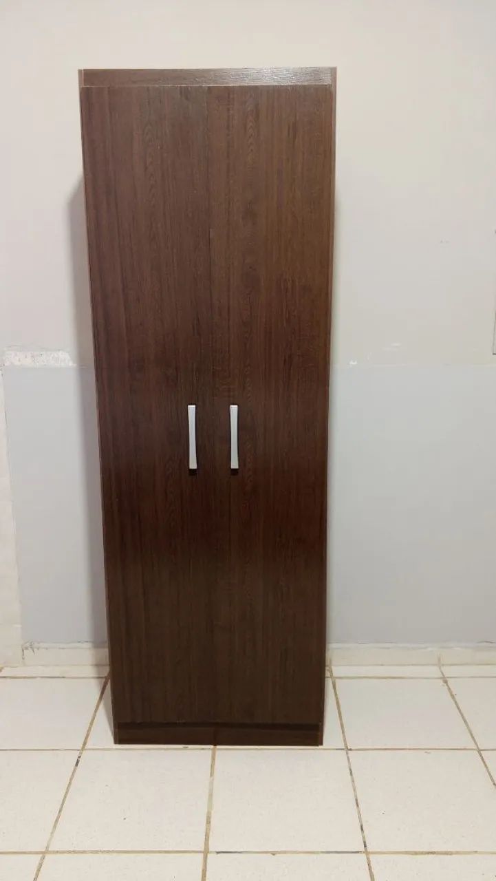 Guarda-roupa em bom estado