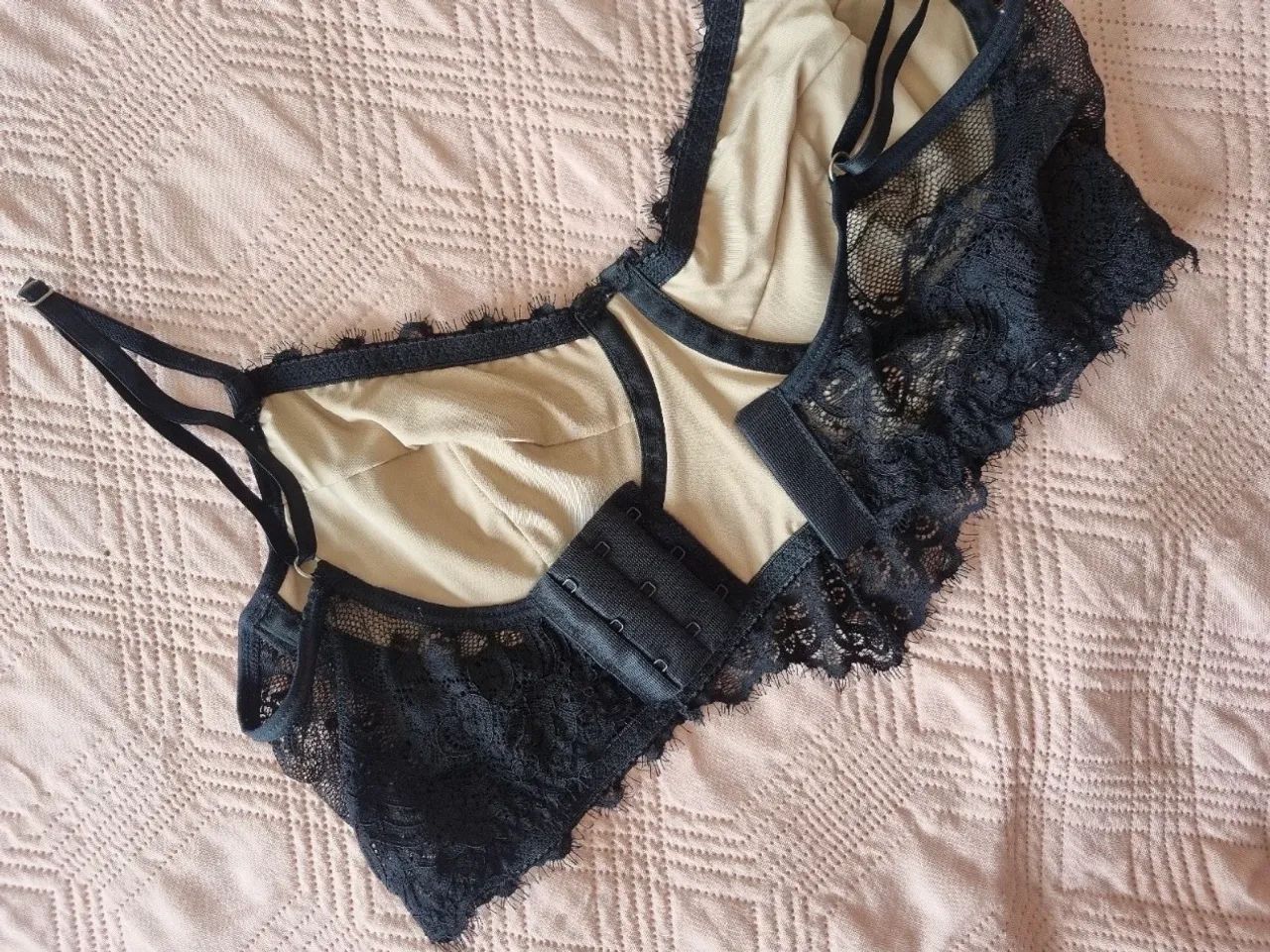 Cropped de renda preto
