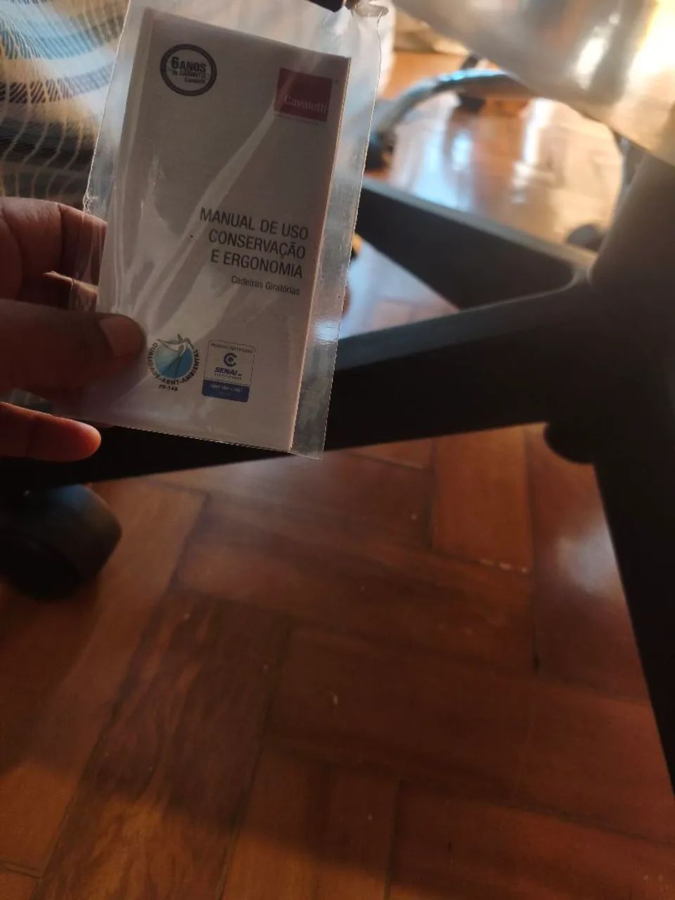 Cadeira escritório nova - Foto 4