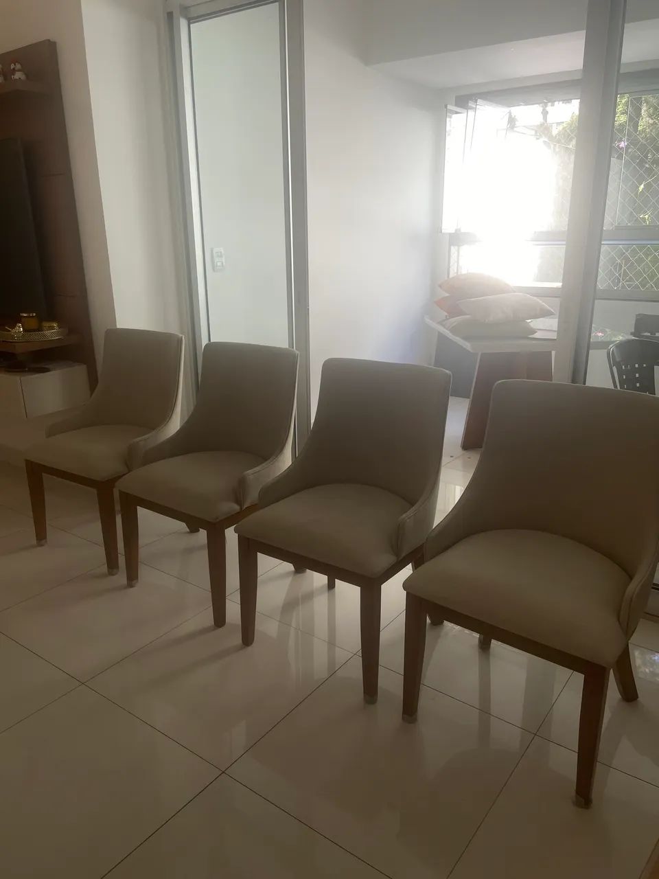 Kit de 4 cadeiras no linho  - Foto 5