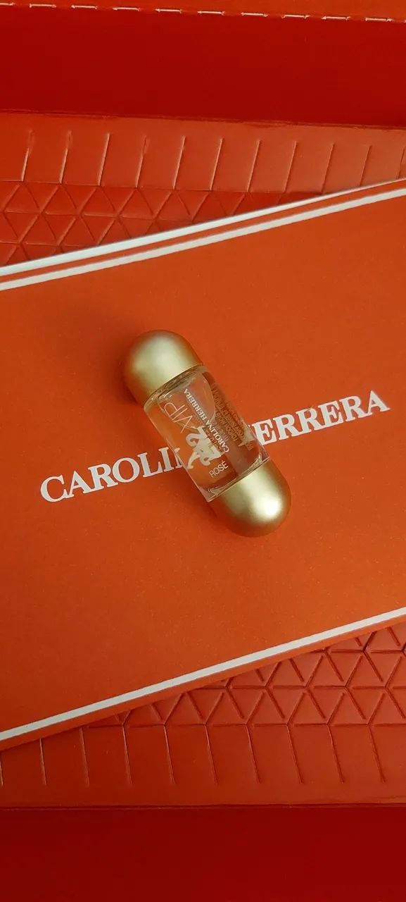 Mini carolina herrera 212 vip rose 5ml