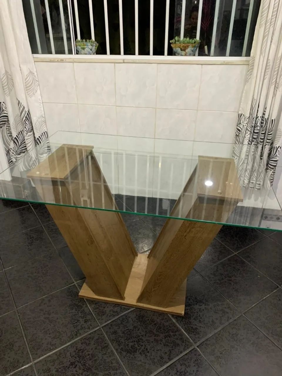 MESA DE JANTAR TAMPO DE VIDRO  - Foto 2
