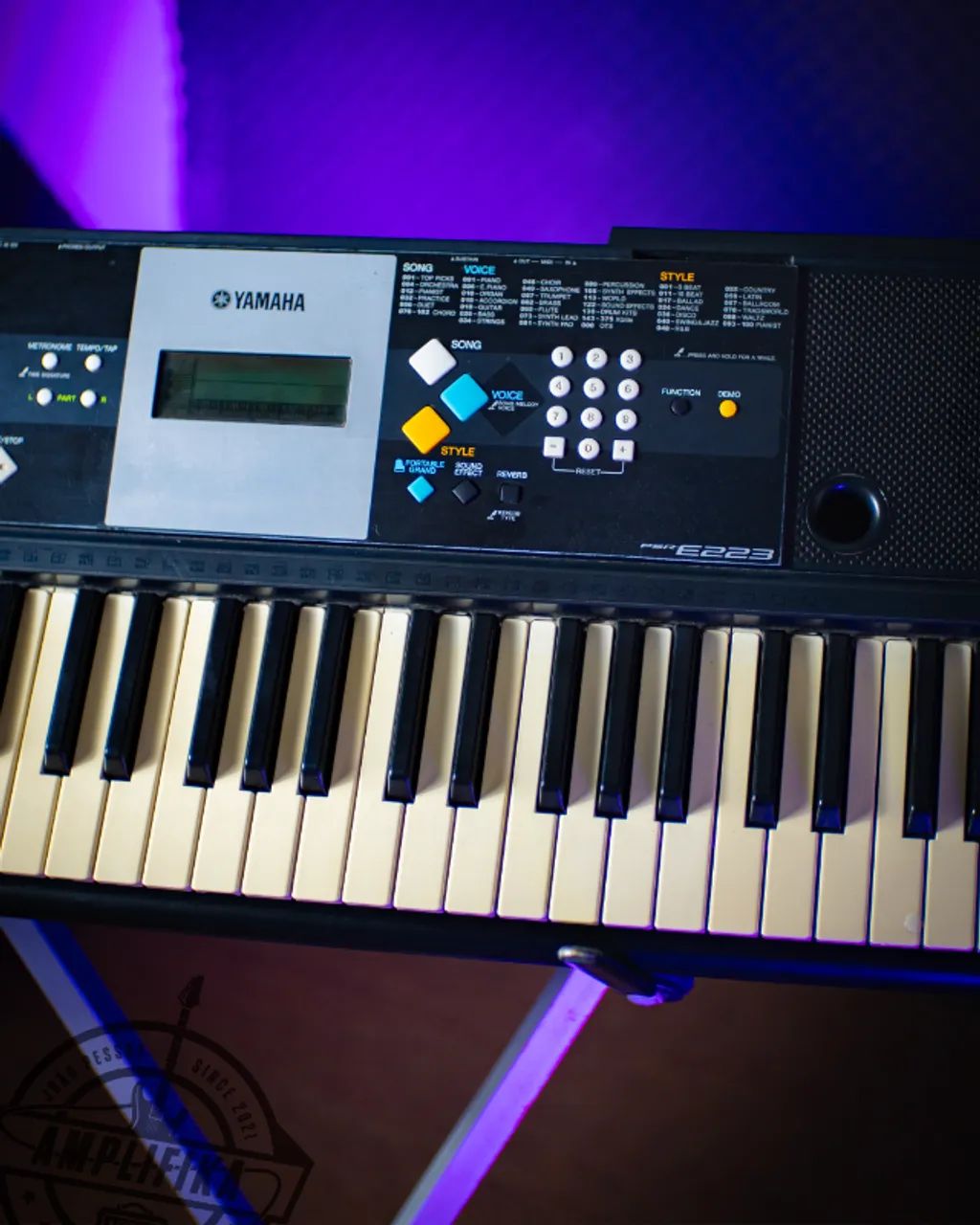 Teclado Yamaha PSR E233 61 Teclas - Foto 4