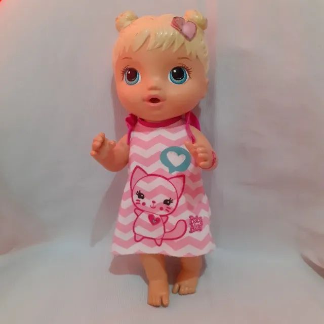 Kit com 2 bonecas Baby Alive.