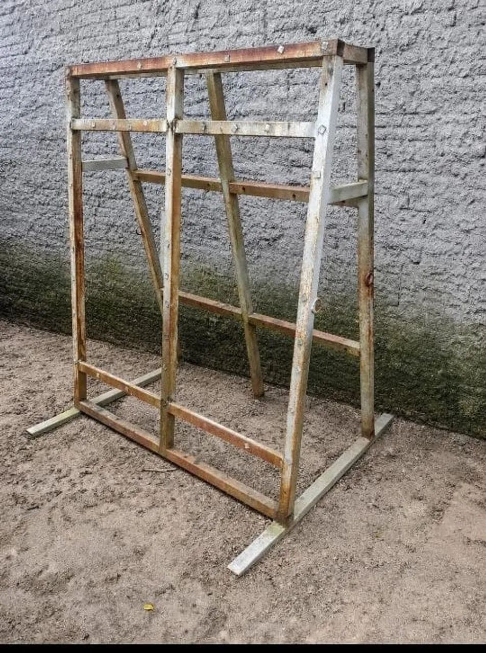 Vende-se se cavalete para vidros e.marmores.