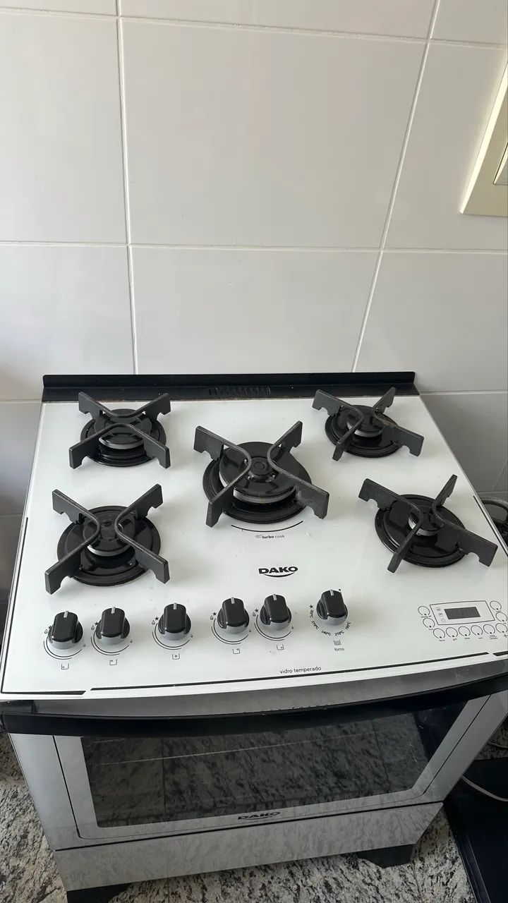 Fogão Dako 5 Bocas com Grill, Timer Digital e Mesa de Vidro