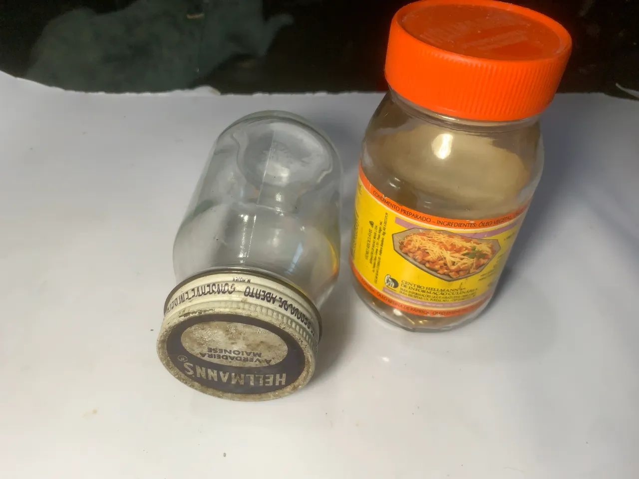 Dois potes de vidro da marca Hellmann's duas geracoea - Foto 3