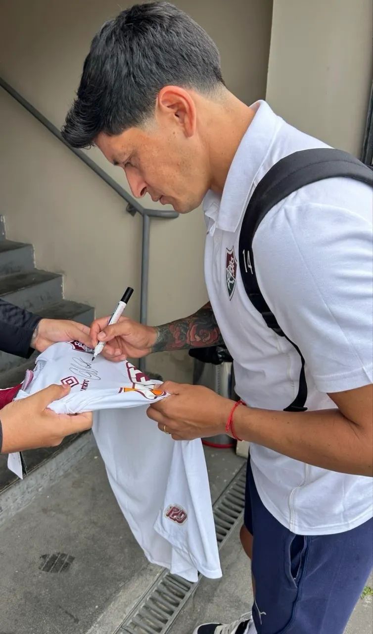 Camisa fluminense Umbro 2022 autografada  - Foto 3