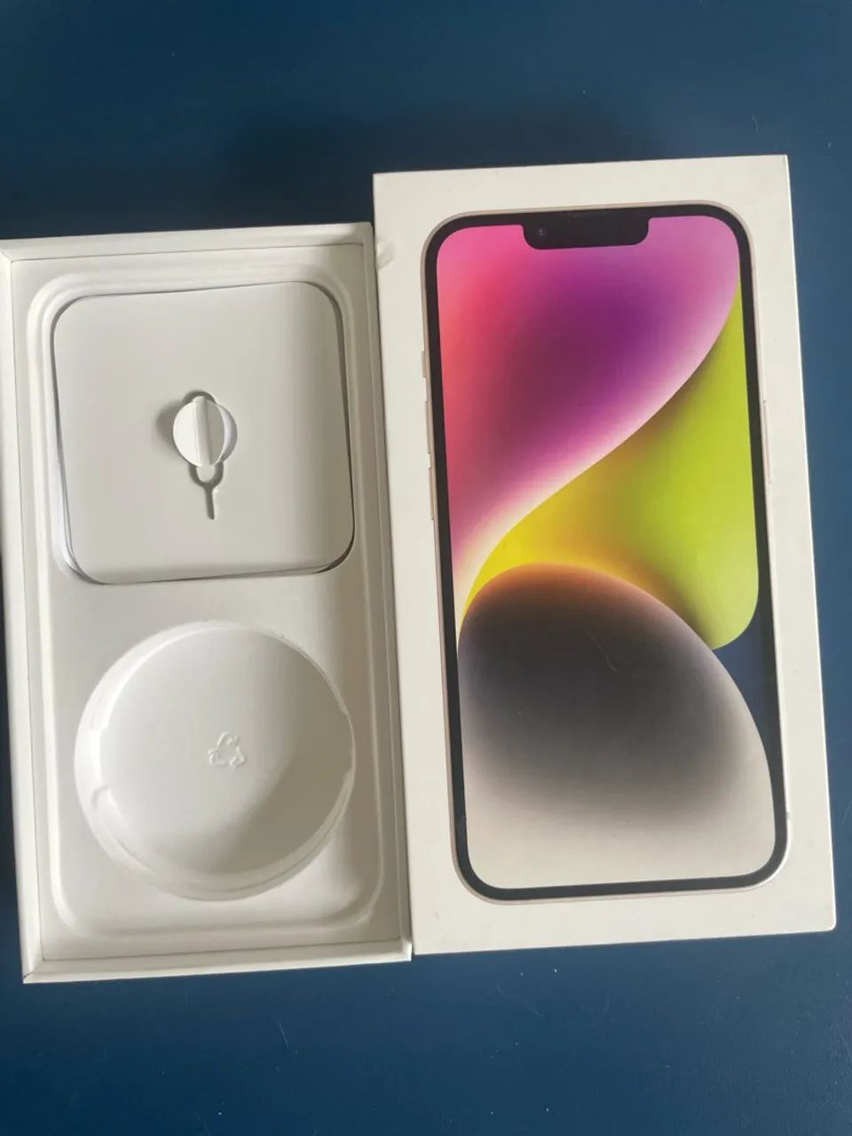 Caixa iPhone 14 branco !