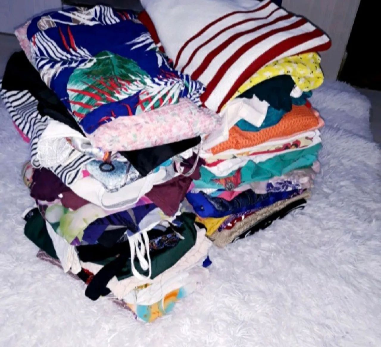 Lote Premium 50 Blusas Femininas Selecionadas - Grade P ao GG (Sem Avarias)