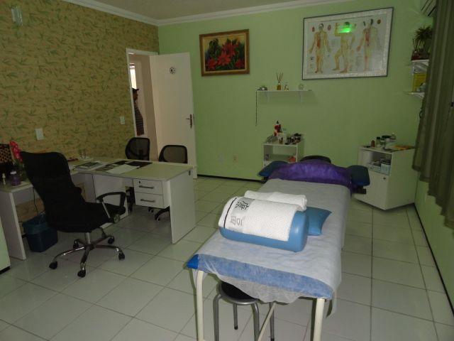 CA0073 - Casa Comercial (CLÍNICA), 2 Recepção, 5 consultórios, 20 vagas, Fortaleza. - Foto 12