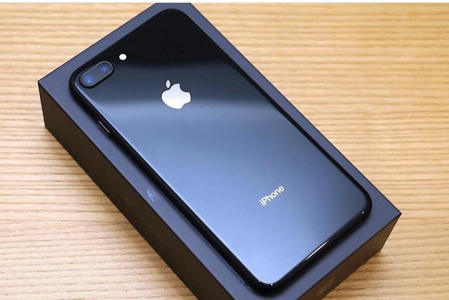 IPhone 8 Plus 64gb - Somos Loja - - Foto 3