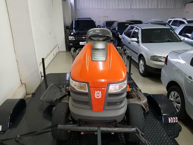 Trator husqvarna cortador grama - Foto 5