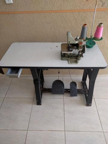 Máquina overloque