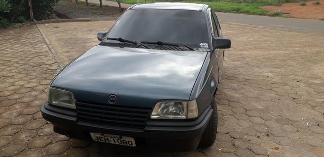 Vendo kadet 1.8 muito novo A VISTA TEN NEGOCIAÇÃO venda urgente - Foto 8