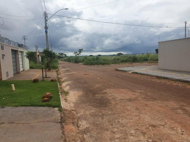 Lote Com Barracão inacabado( Antônio Carlos Pires. Goiânia. Goiás) - Foto 12