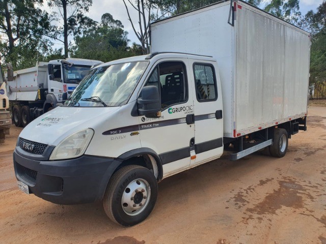 CAMINHÃO BAU IVECO DAILY CABINE DUPLA 70C17 2014