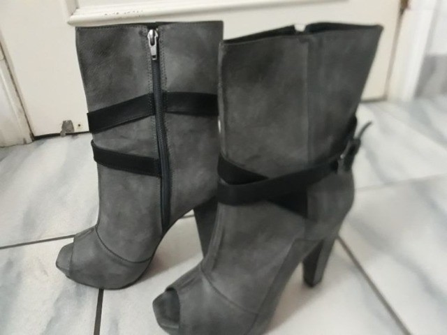 Ankle boot- bota coleção Luciana Gimenez