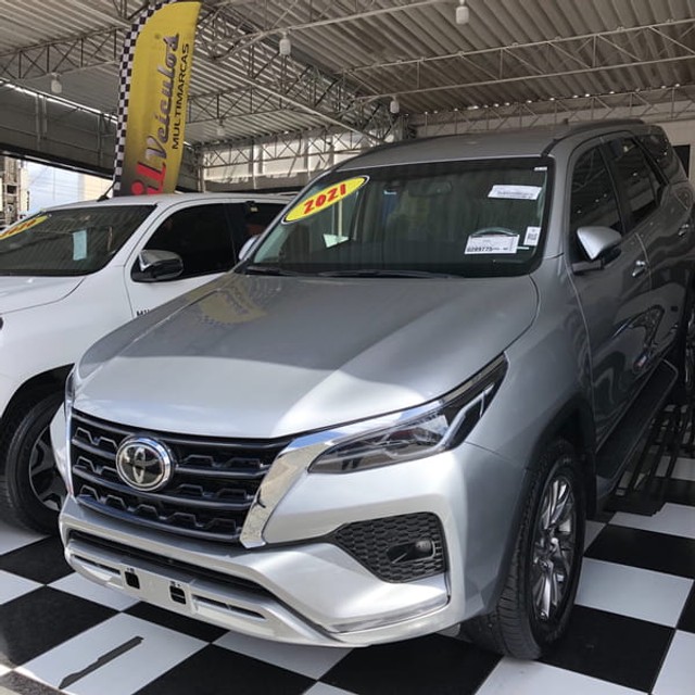 HILUX SW4 SRX 2.8 2021 5.000KM