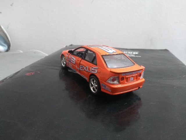 vendo miniatura personalizada carro Rallye Lexus com diorama gratis